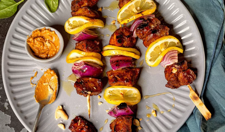 Citromos csirke-satay: savanykás, szaftos fingerfood forró nyári napokra